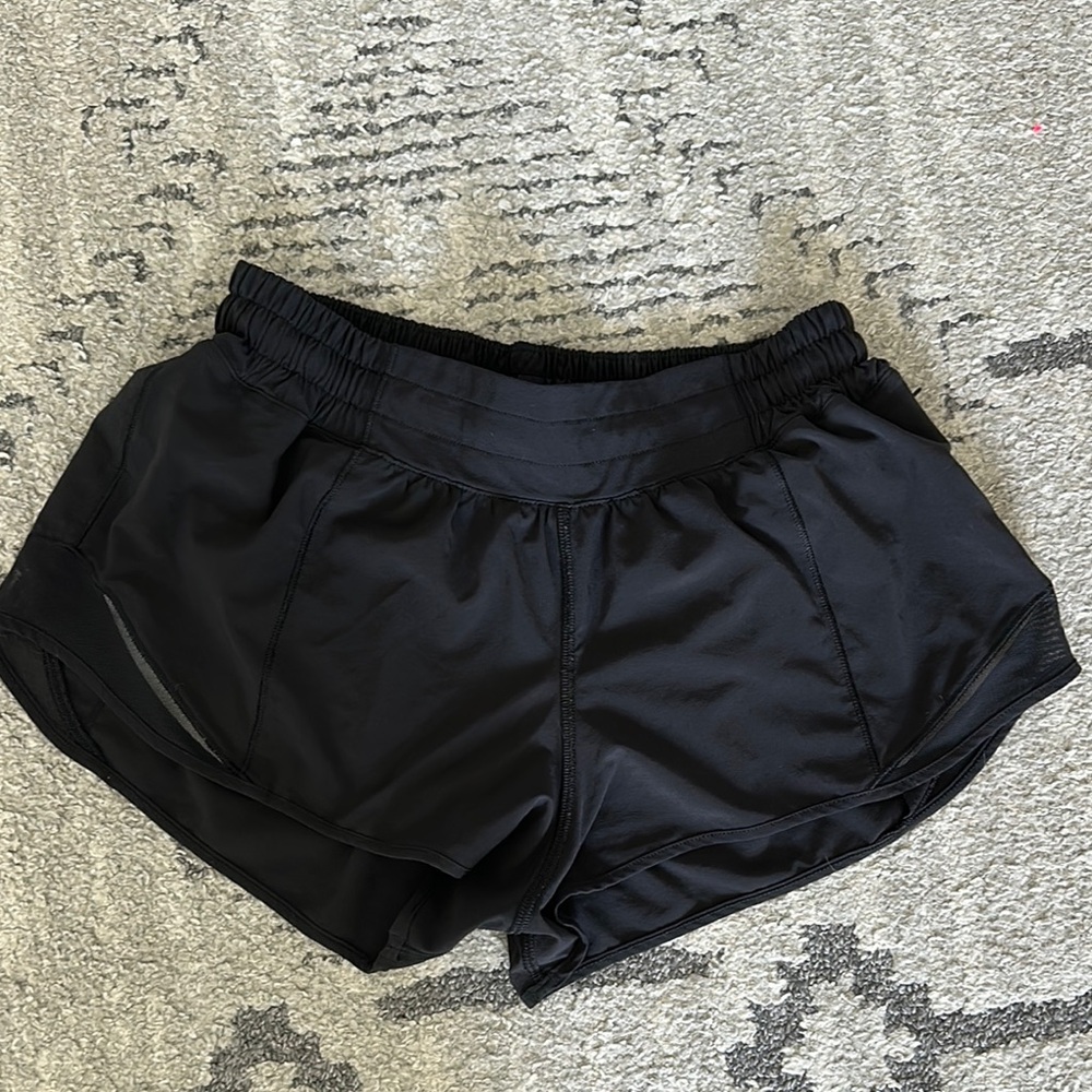 Lululemon Hotty Hot Low-Rise Lined Short